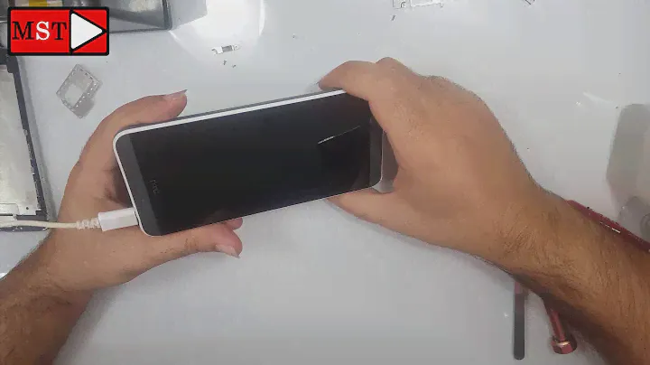 HTC Desire 620G не заряжается и не включается